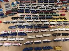 プラレール、トミカ、収納ケース付き