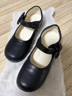 リボン付きブラックフォーマルシューズ　22センチ