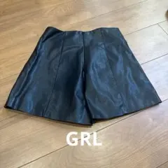 GRL センターラインレザーショートパンツ