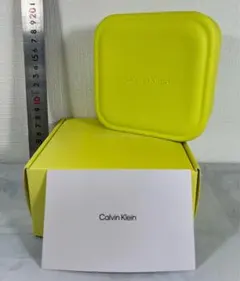 Calvin Klein ネオンイエロー ポーチ 新品！未使用！匿名・即日発送！のサムネイル