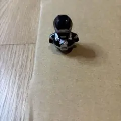 戦隊もの　ミニフィギュア ブラックカラー　起き上がりフィギュア