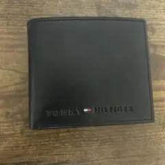 TOMMY HILFIGER ブラックレザー折り財布