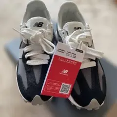 New Balance 327 スニーカー ブラック/ホワイト/グレー