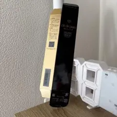 箱だけclé de peau BEAUTÉ 化粧下地