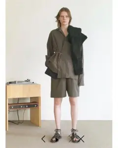 【美品】SUNSEA SOUND COTTON セットアップ　OLIVEのサムネイル