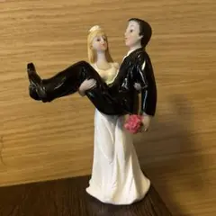 陶器製 ウェディングケーキトッパー 新郎新婦