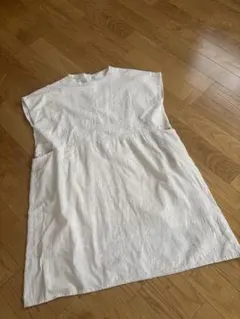 【訳あり】　Fillil ナチュラル チュニック ノースリーブ 刺繍のサムネイル
