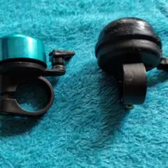 自転車用ベル 2個セットとブリジストン純正のハンドルのゴムとサドルを固定する物のサムネイル