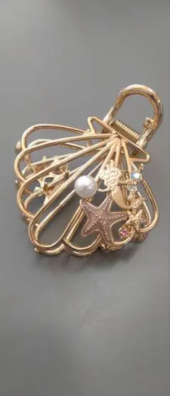 貝殻型ゴールドヘアクリップ