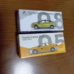 【2台セット】タイニー　トヨタ　カムリ　 プリウス　タクシー　1/64のサムネイル
