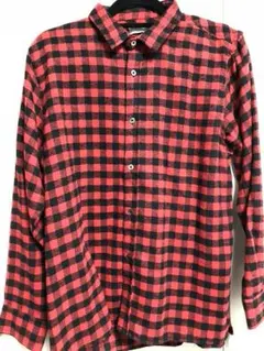 チェックシャツ