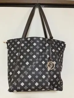 トートバッグ 黒地 白パターン