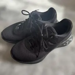 【美品】Nike ブラック ランニングスニーカー