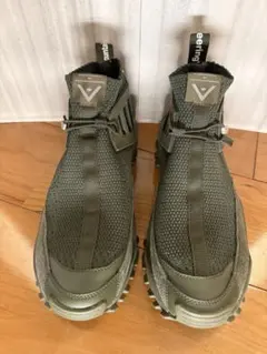 adidas White Mountaineeringコラボスニーカー【極美品】
