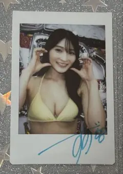 ま*ん様 福井梨莉華 サイン入り水着チェキ - メルカリ
