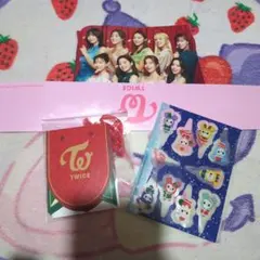 ファミリマート限定　TWICE クリスマスケーキ　特典