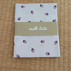 milk latte 生地 シーチング ストロベリー柄