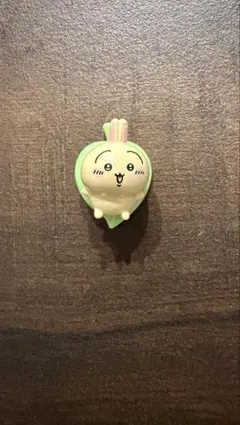 びっくらたまご　ちいかわ うさぎ