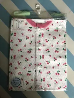 新品未使用☆さくらんぼ柄半袖ロンパース