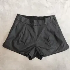 レザー ショートパンツ