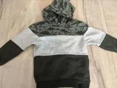 恐竜柄パーカー　長袖Tシャツ　長ズボンのセット