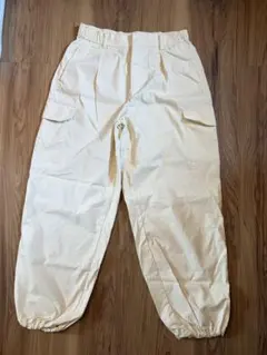 ユニクロ　イージーカーゴパンツ　ナチュラルMサイズ