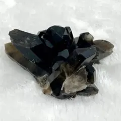 早い者勝ち】モリオンクラスター 黒水晶 木製台座付き - メルカリ
