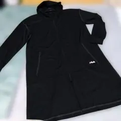 美品！FILA 薄手UVカット ロング丈パーカー ブラックのサムネイル