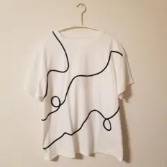 【最終価格！お値下げ！】コード刺繍Tシャツのサムネイル