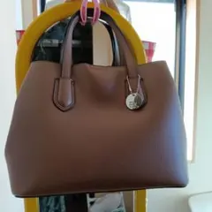 ブラウン　合成皮革　ハンドバッグ　ショルダーバッグにもなる