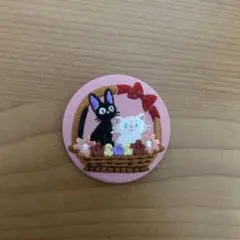 ジブリ/魔女の宅急便/キキ/缶バッジ/ブローチ/刺繍/ジジ/トンボ ジブリ 刺繍ブローチ 缶バッジ 魔女の宅急便 キキ - メルカリ