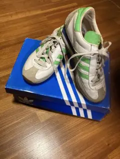 adidas シューズ