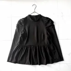 TIARA 《洗える》トップス カットソー ぺプラム 黒 ブラック