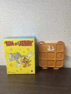 マクドナルドハッピーセットのトムとジェリー ワッフル型おもちゃ