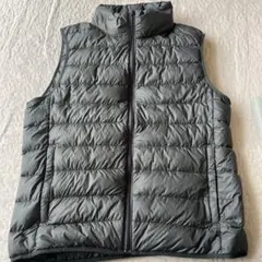 無印良品　グレー ダウンベスト ノースリーブ