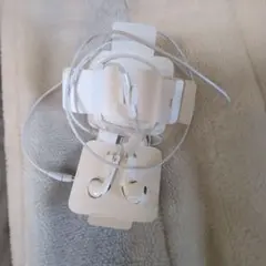 純正　有線イヤホン Lightning接続