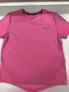 美品　NIKE ナイキ　レディース　ピンク　ランニングウェア　Tシャツ　サイズM