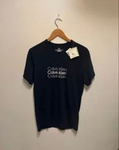 ブランドロゴ入りカルバンクライン　海外Sサイズ半袖Tシャツ　新品