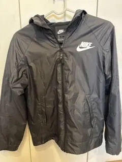 Nike フード付きジャケット M ブラック　黒　M 140〜150