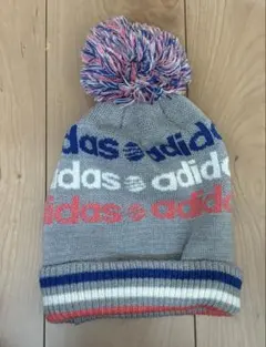adidas ポンポン付きニット帽 グレー