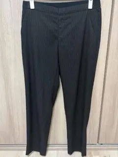ユニクロ　パンツ　黒ストライプのサムネイル