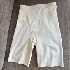 フォーシスアンドカンパニー　ブライダルインナー　　ガードル　76