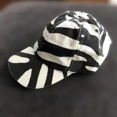 H&M ゼブラ柄キャップ
