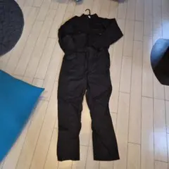 黒のオーバーオール・つなぎ
