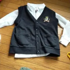 黒のベストと長袖シャツセット 120