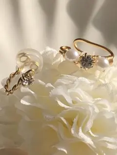 クリスタルビジューとパールビーズのイヤーカフ◇イヤリング◇ノンホールピアス◇片耳