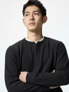 UNIQLO ワッフルヘンリーネックT 長袖 ブラックのサムネイル