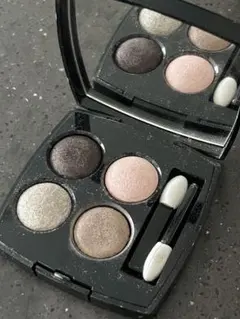 CHANEL レ キャトル オンブル アイシャドウ 14 MYSTIC EYESのサムネイル