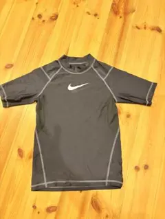 Nike ラッシュガード S