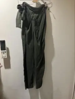 ZARA オリーブグリーン（カーキ）パンツ